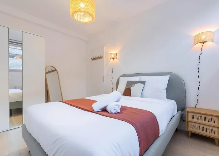 Renovated 1 Bedroom Apartment